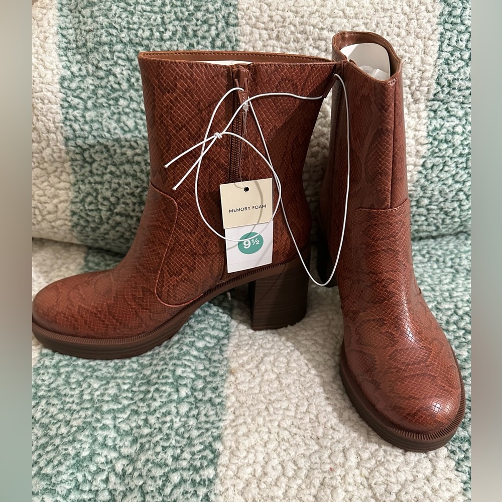 Universal Thread Jenna Snake Print Faux Leather Platform Boots Brown 9.5